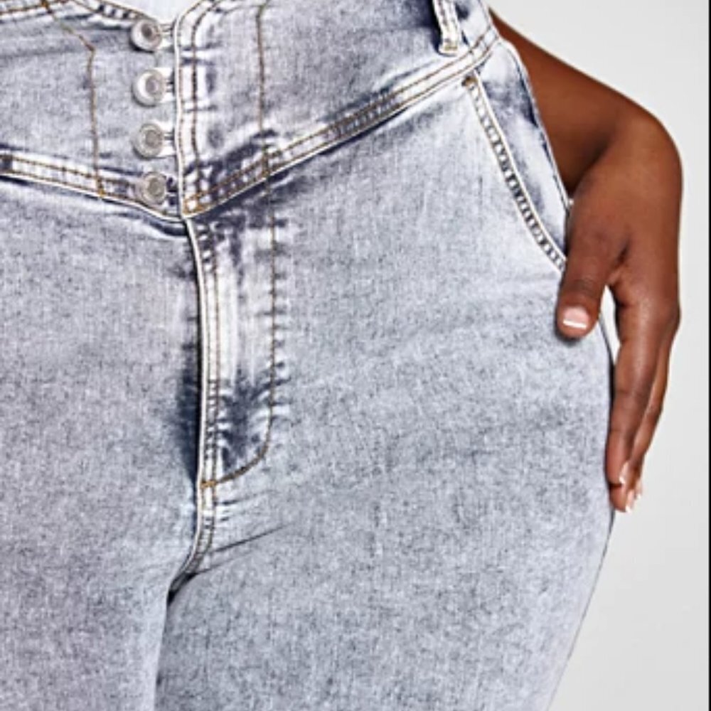 ✔️#72 NEW ULTRA HIGH RISE JEANS WITH WAIST BUTTON DETAIL